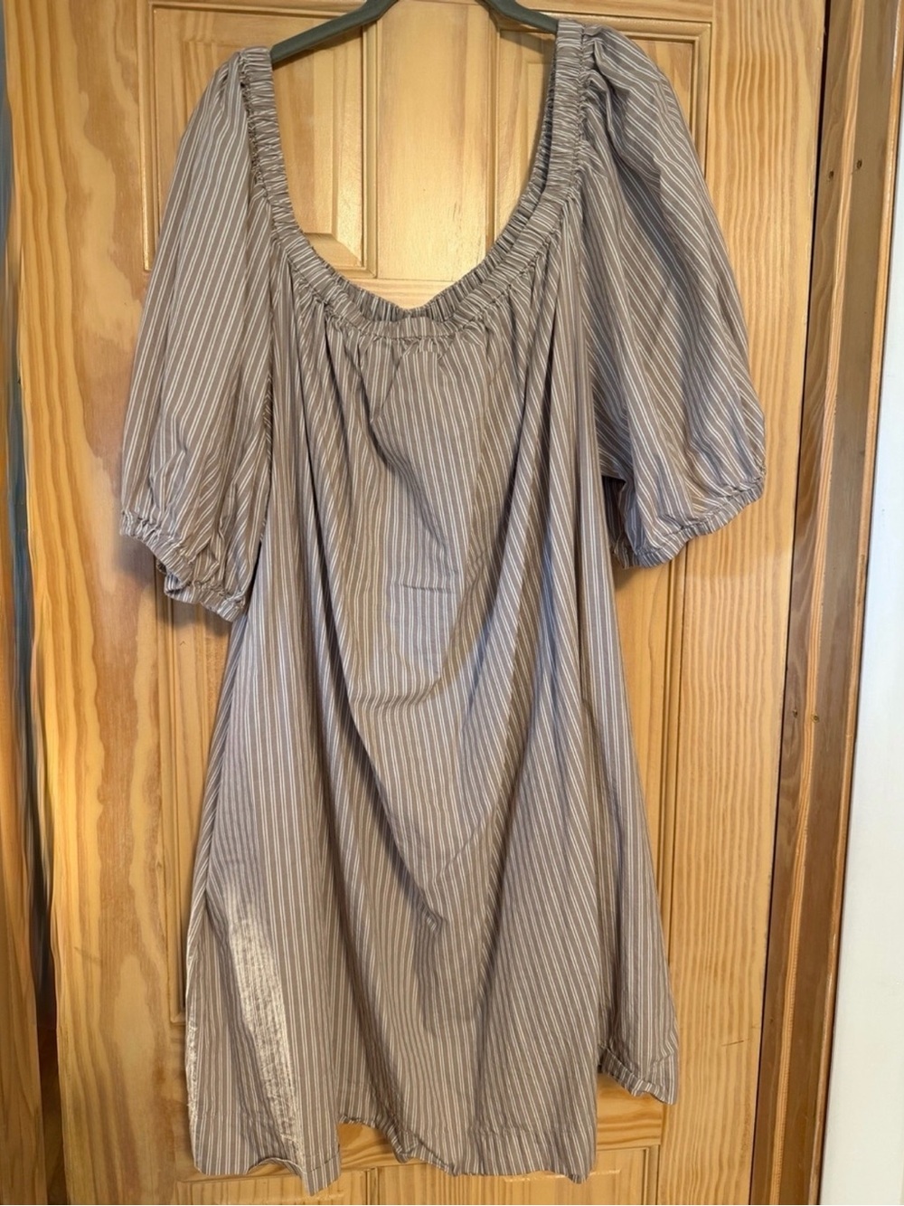 Cottage core Puff sleeve shift dress! Farmers market vibes!